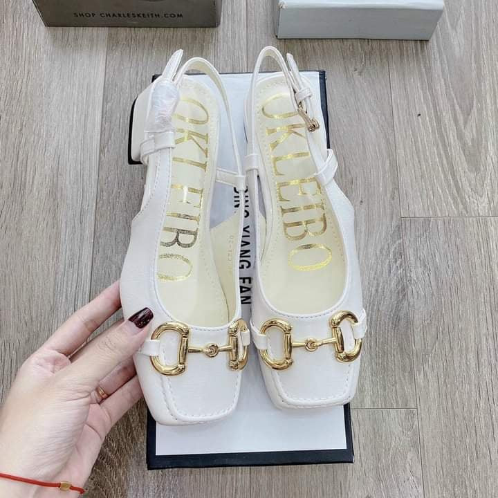 giày sandal quay hai khóa vuông