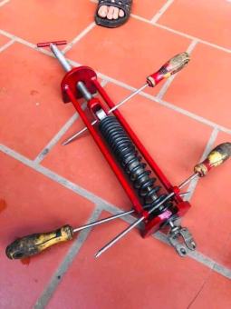 Vam Ép Giảm Xóc Xe Máy