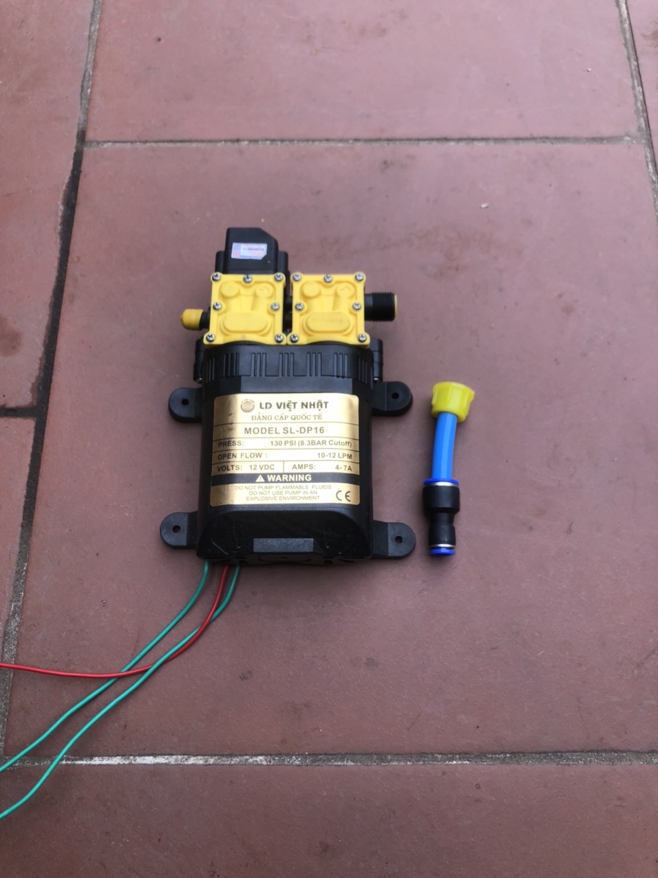 Máy bơm đôi Sinleader hoặc Việt Nhật 12v siêu mạnh