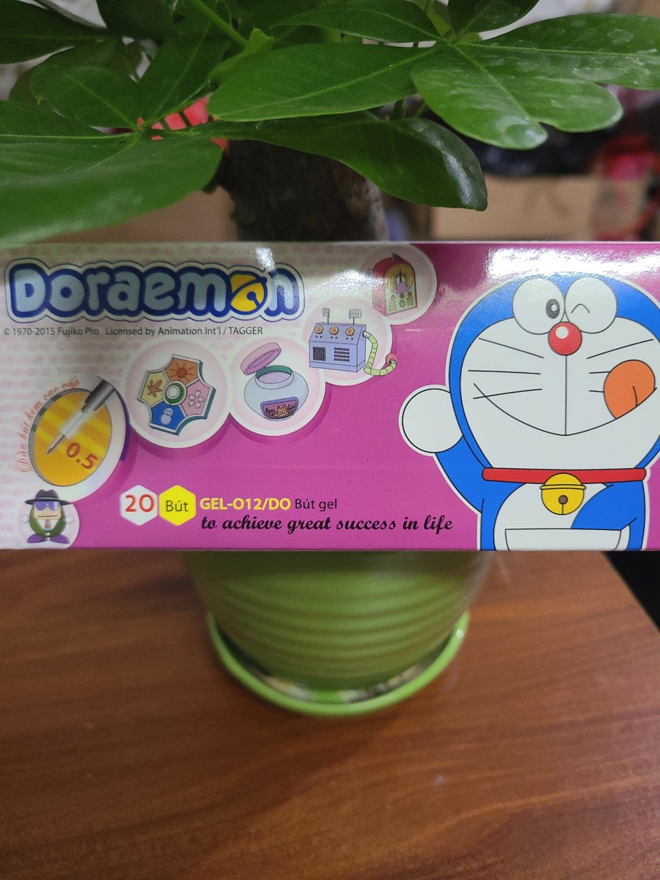 01 hộp 20 cây bút gel doremon mực tím .