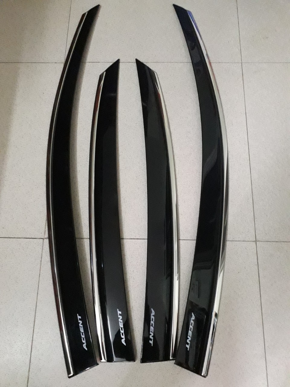 Bộ vè che mưa chỉ mạ inox xe hyundai accent các đời 2018,2019,2020,2021,2022