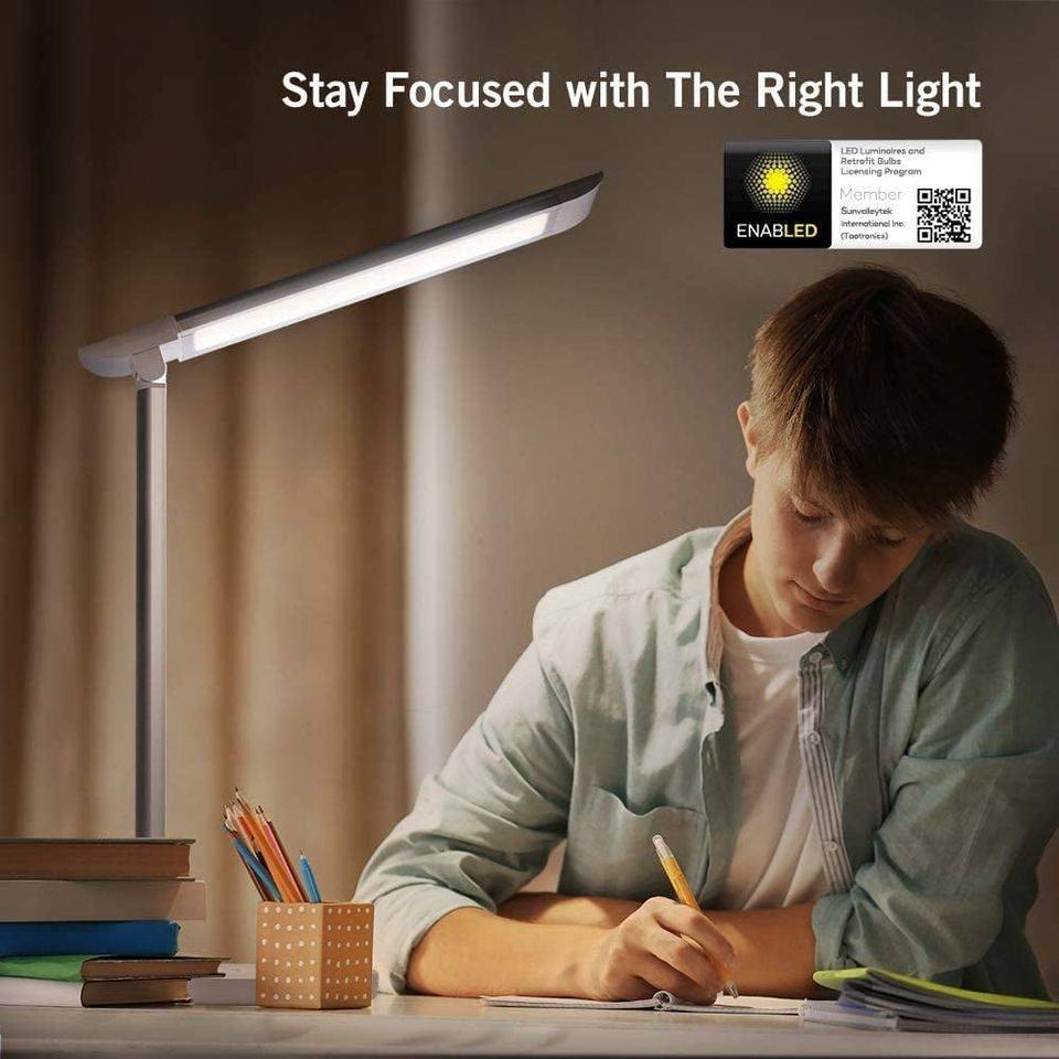[ THƯƠNG HIỆU MỸ ] Top Đèn Bàn Học Led Chống Cận Hiệu Quả 2022, Đèn Bàn Taotronics DL064, Nguồn Điện Kép Tiện Dụng, 5 Mức Sáng, 3 Chế Độ Màu, Đèn Xoay 180 Độ, Nhỏ Gọn, Dễ Dang Gấp Gọn Mang Đi, Tiết Kiệm Năng Lượng.