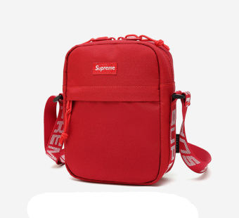 Túi đeo chéo thời trang Supreme