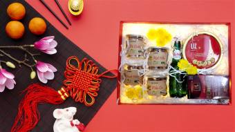 Hộp quà Tết đèn Led 7 món Bia nhập khẩu, hạt dinh dưỡng bánh kẹo cao cấp quà tặng tết kèm túi vải