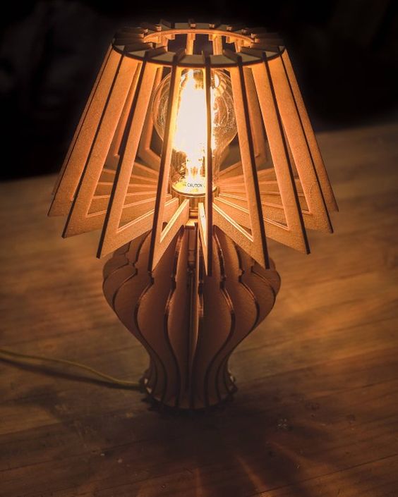 Đèn trang trí, đèn gỗ, đèn để bàn, đèn ngủ bằng gỗ lắp ghép cao cấp LP1001