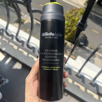 Gel Mouse cạo râu Gillette giúp cạo râu nhanh chóng và thoải mái hơn. Hàng Pháp