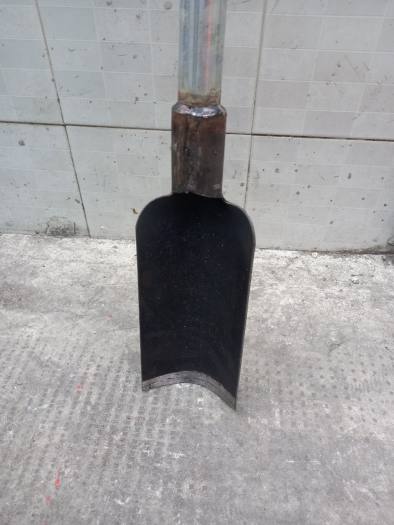 Thuổng đào đất đánh cây cán bằng thép