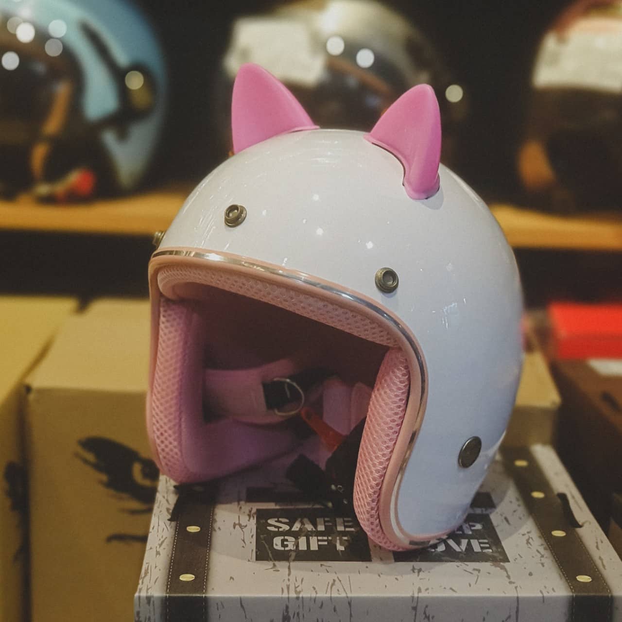 Cặp Tai Mèo Gắn Mũ Bảo Hiểm Siêu Cute -  Tai Mèo Gắn Nón Bảo Hiểm Nhiều Màu Lựa Chọn