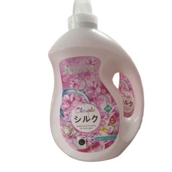 Nước giặt xả CHICAPHE 3600ml Công Nghệ Nhật Bản siêu lưu hương, có chất kháng khuẩn, làm bền và sáng mầu quần áo Hoa (màu hồng)