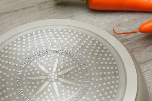 Chảo chiên chống dính sâu lòng Tefal Sensations 28cm (H9109014) - đáy từ - dùng cho mọi loại bếp, chính hãng bảo hành 2 năm