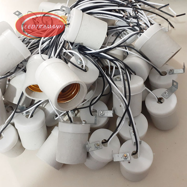 Đuôi đèn vặn E27 bằng sứ pat L