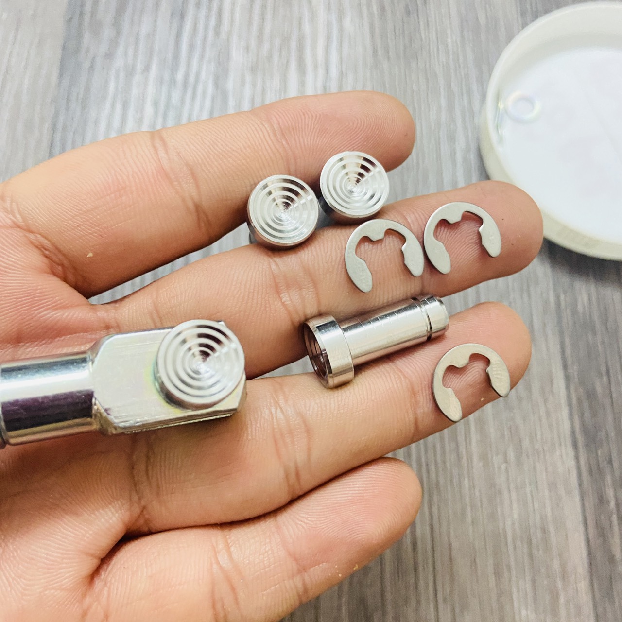 Ốc chốt ben đạp thắng dĩa sau, ốc gắn ben đạp thắng dĩa sau xe máy ốc INOX 304 SALAYA thái xoắn