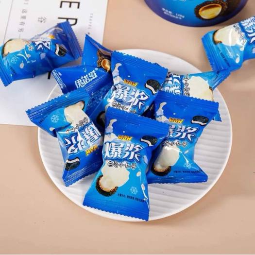 Bánh socola nhân kem phomai tan chảy WOW