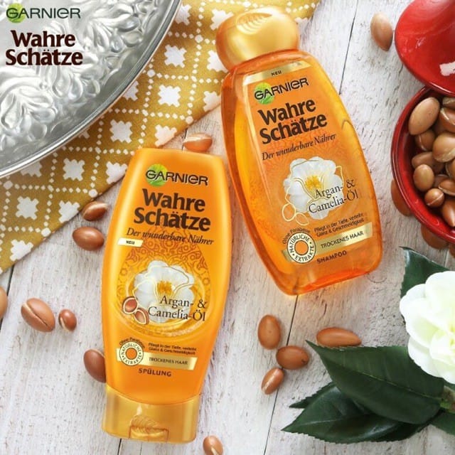 Dầu gội Garnier Wahre từ Hoa trà và dầu Argan cho tóc bóng mượt và thơm ngát.
