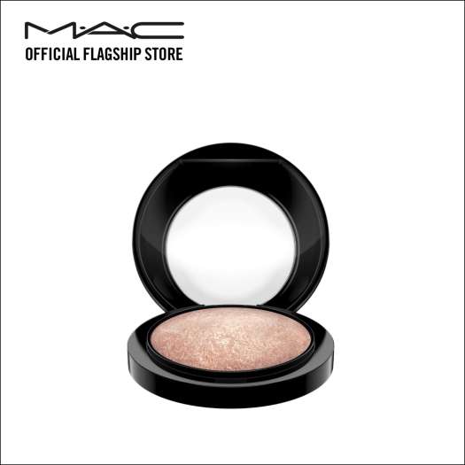 Phấn bắt sáng cấp ẩm và nuôi dưỡng da, tạo hiệu ứng căng bóng sáng khỏe MAC Mineralize Skinfinish 10g