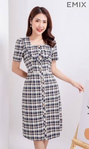 Váy đầm nữ kẻ caro đẹp thiết kế cổ vuông cúc dọc thân màu đen EMIX