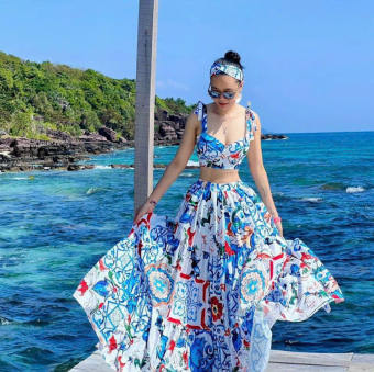 Maxi Voan Họa Tiết Phối Áo 2 Dây Cột Nơ Kèm Chân Váy Xòe Dài LONG Mart Màu Sắc Nhã Nhặn Thật Sự Phù Hợp Để Tới Công Sở Đi Làm Hoặc Đi ChơiFree Size Dưới 55kgPhù Hợp Mọi Với Mọi Phong Cách