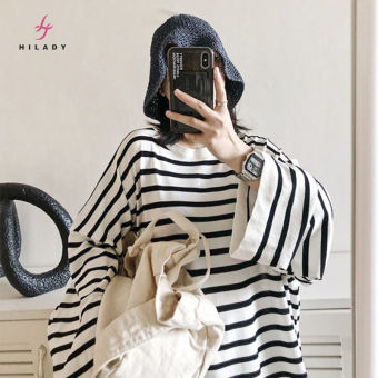 HILADY Áo Thun Dài Tay Ngoại Cỡ Dáng Rộng Mùa Thu Áo Thun Sọc Trắng Đen Áo Nữ Dài Trung Bình
