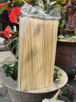 Que xiên tre 25cm, gói 500g