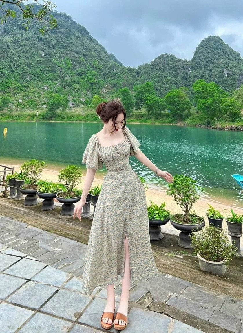 Đầm maxi đi biển hoa xanh đáng thân dài vải mát