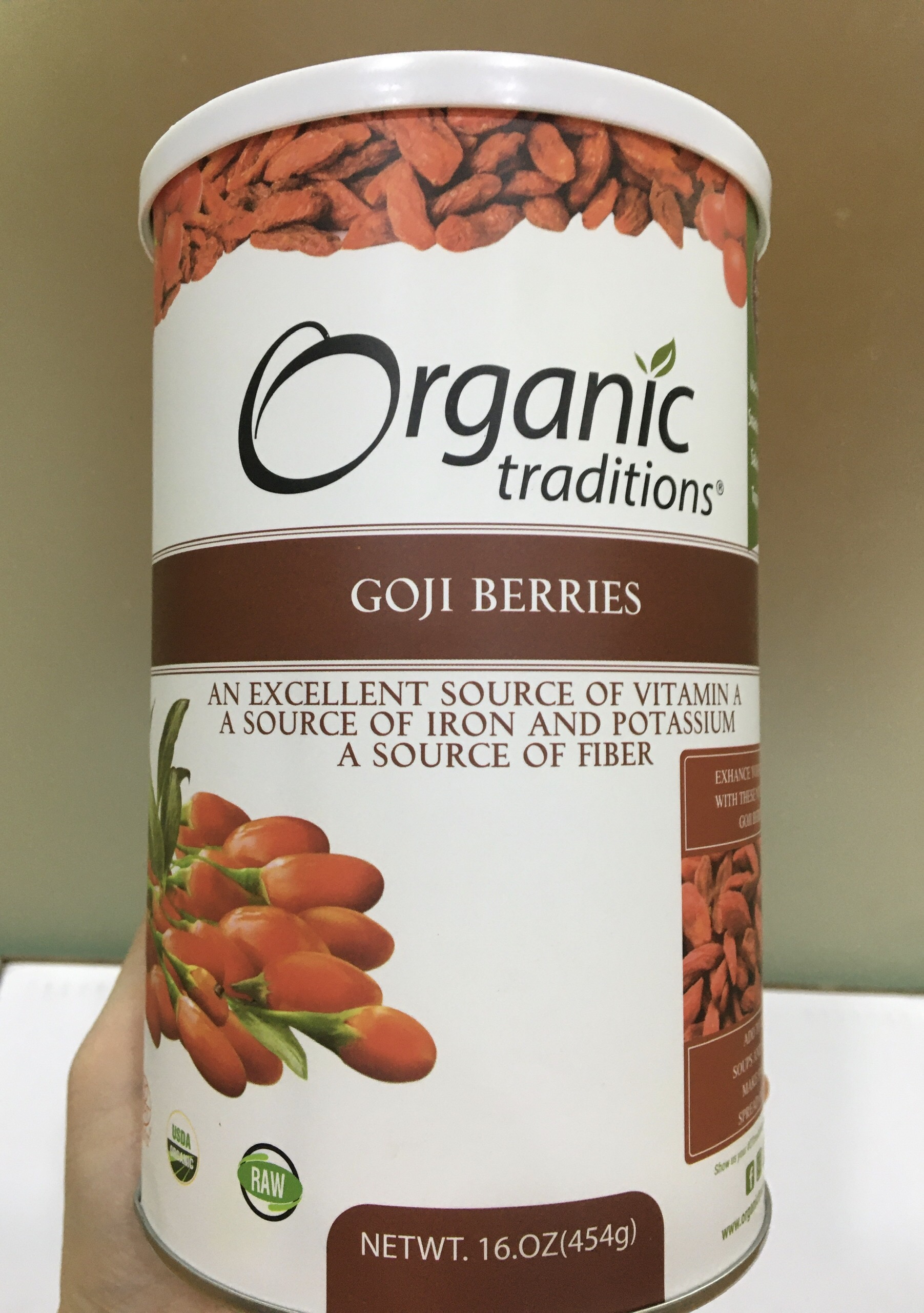 Kỉ tử sấy khô hữu cơ Goji Berries Organic Traditions 454gr nhập Mỹ