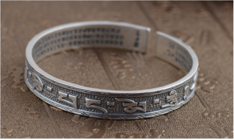 VÒNG TAY KHẮC OM MANI PADME HUM TÂY TẠNG - VT218