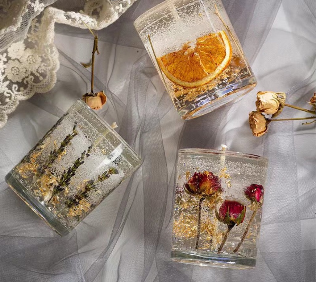 NẾN THƠM THẠCH TRONG SUỐT HOA KHÔ MỚI - VỚI MÙI HƯƠNG DỄ CHỊU, KẾT HỢP VỚI HOA KHÔ TRANG TRÍ SẼ GIÚP CHO CĂN PHÒNG CỦA BẠN VỪA THƠM VỪA ĐẸP