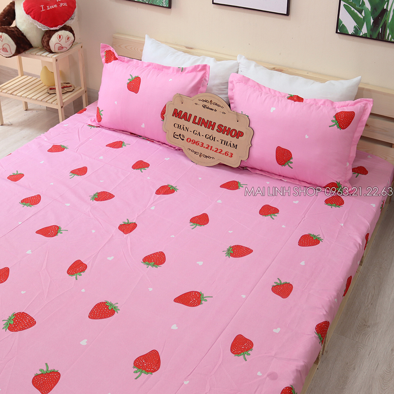 Bộ Ga Gối 3 Món Cotton Poly Màu Hồng Hoạ Tiết Dâu Tây Nhiều Kích Thước M2/M6/M8/2M2