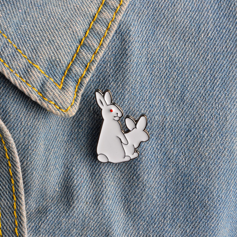 Pin cài áo/Huy hiệu/ Ghim cài áo mũ balo Bad Rabbit