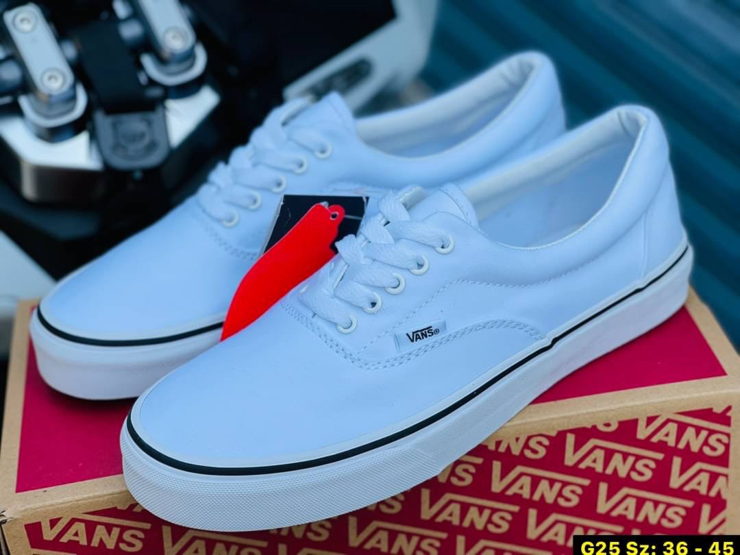 vans era white outfit