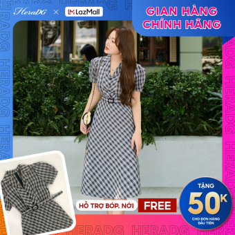 Đầm kẻ xòe A HeraDG thiết kế cổ bẻ ngắn tay kèm đai eo rời cúc bọc trang trí, chân váy xòe nhẹ che khuyết điểm SDCBC2005