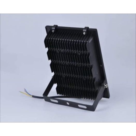 Đèn pha LED 100W IP65  lắp ngoài trời