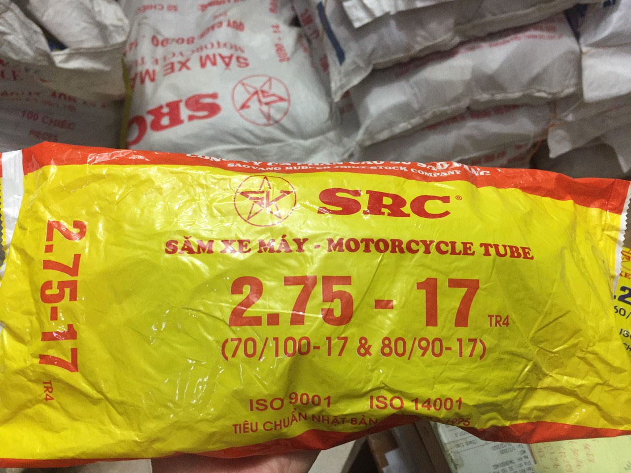 Ruột xe máy sao vàng 275-17