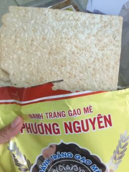 BÁNH TRÁNG GẠO MÈ PHƯƠNG NGUYÊN- thơm béo vị dừa và mè, tiện lợi mọi lúc mọi nơi- ĐẶC SẢN BÌNH ĐỊNH, combo 5 gói