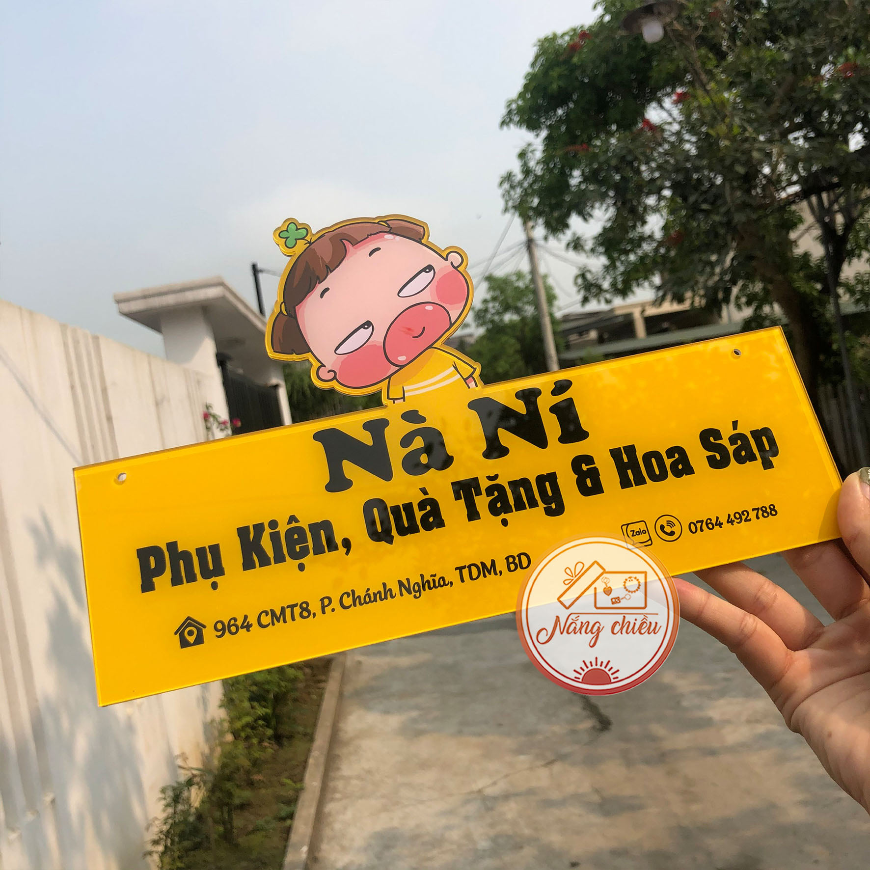 Bảng hiệu mica thiết kế theo yêu cầu- decor shop