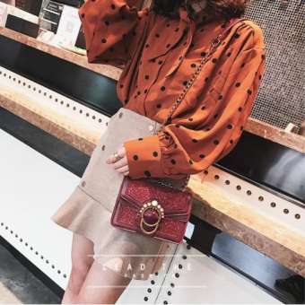 Túi nạm kim tuyến khóa đính ngọc chai cao cấp PKSR (Đỏ) A079