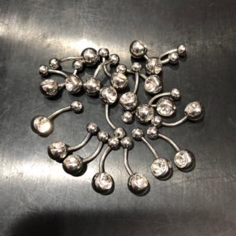 Khuyên rốn basic trắng bán lẻ:20k/chiếc