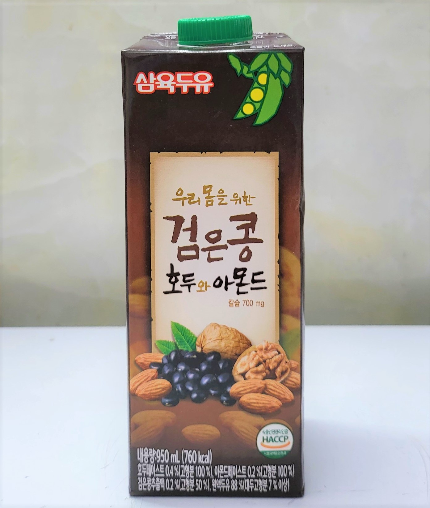 Hộp 950ml SỮA ĐẬU ĐEN, ÓC CHÓ, HẠNH NHÂN Korea SAHMYOOK Black bean &