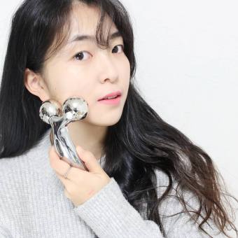 Cây Lăn Mặt V line, cây lăn thẩm mỹ làm thon gọn cằm, nâng cao sống mũi. Cây lăn mặt massage 3D Refa Carat