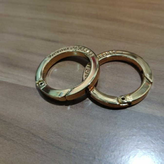 Khoen tròn mở, khoen tròn bật