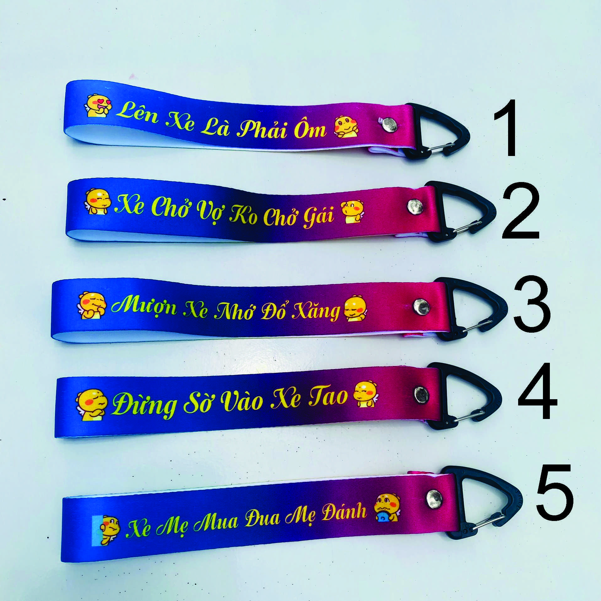 Dây móc khoá hot trend - Mẫu độc lạ hài hước - Mượn xe nhớ đổ xăng - Xe chở vợ ko chở gái - Lên xe là phải ôm - Đừng sờ vào xe tao - Xe mẹ mua đua mẹ đánh