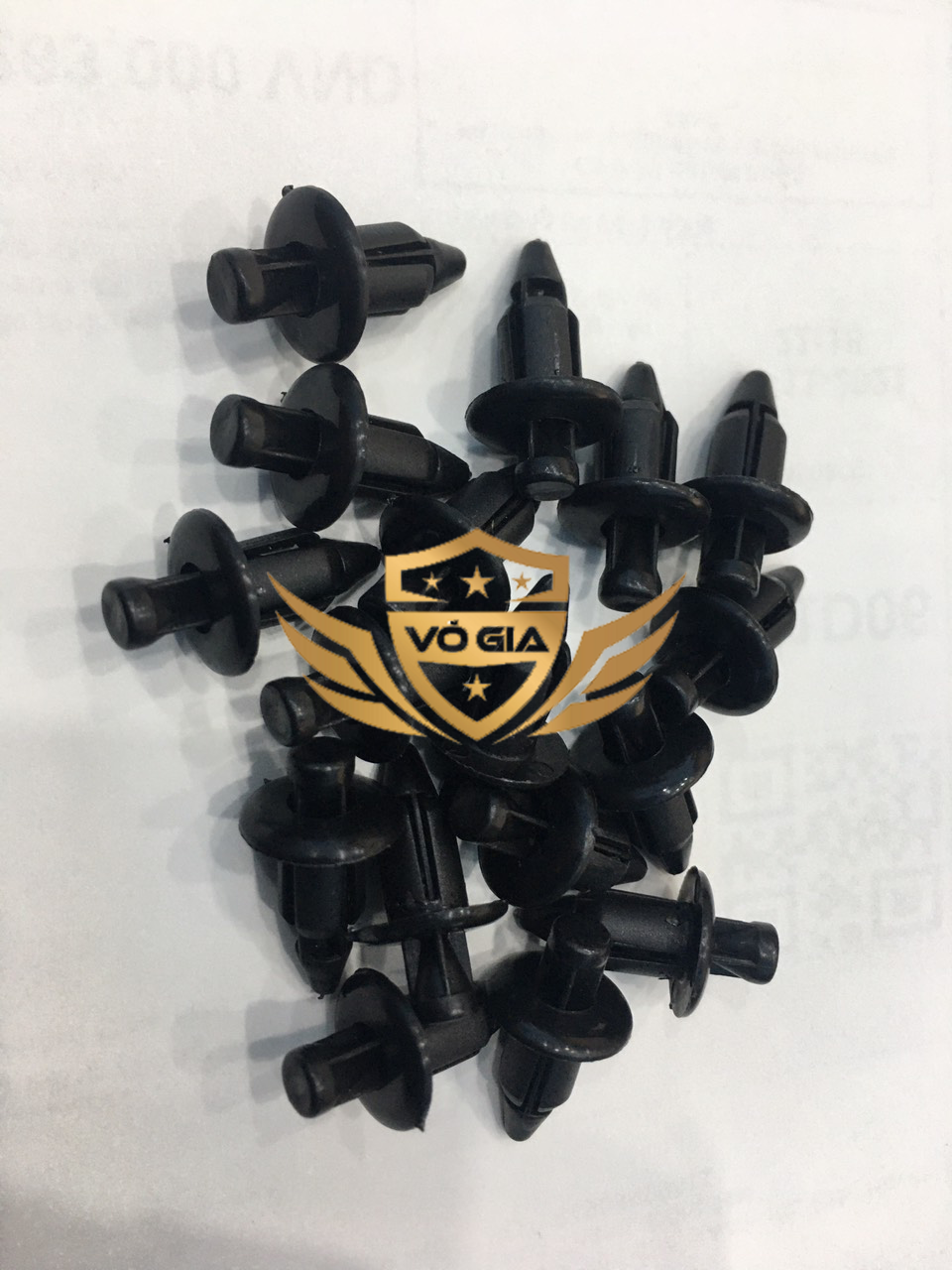 Ốc nhựa bấm dàn áo xe honda, yamaha