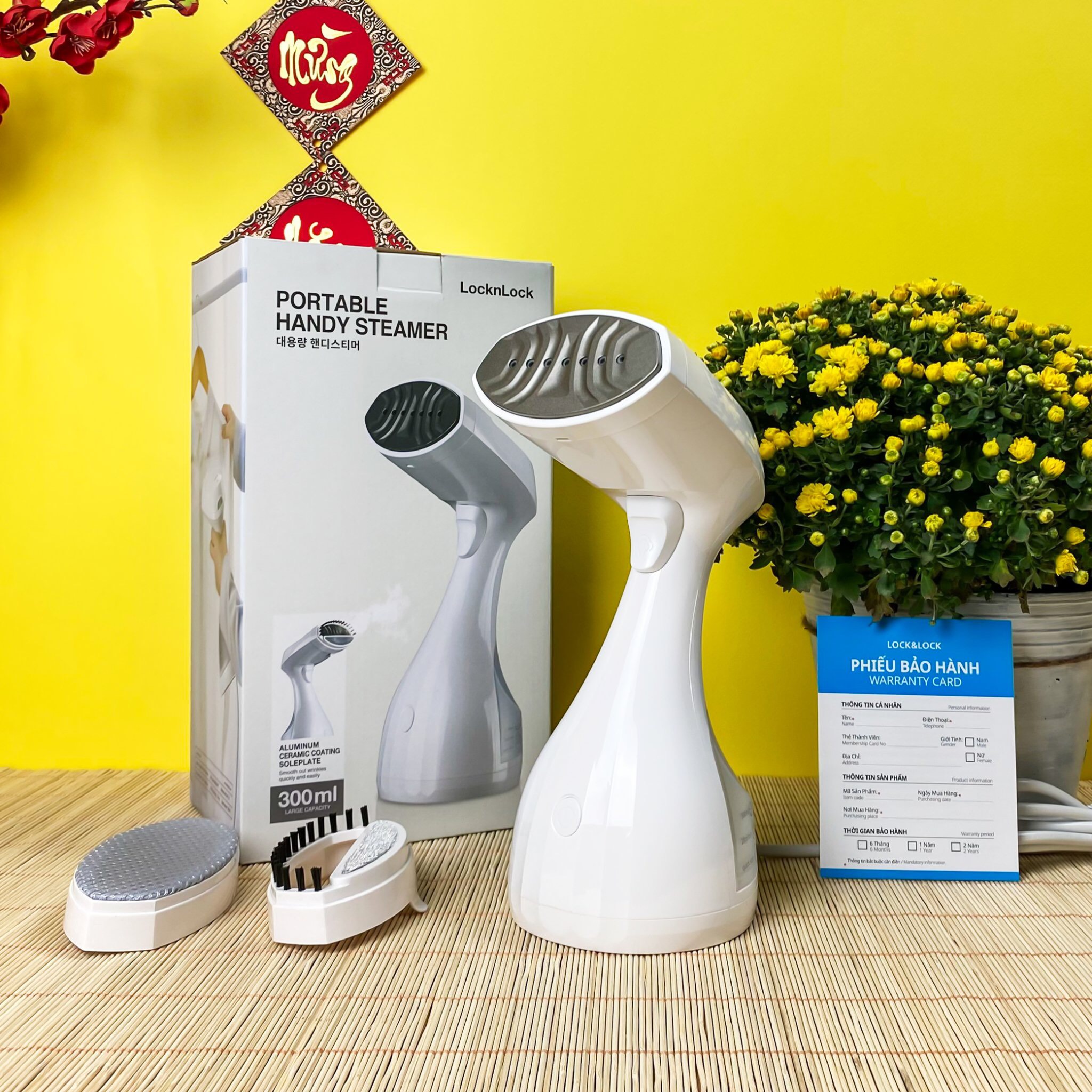 Bàn ủi hơi nước cầm tay lock&lock eni-222
