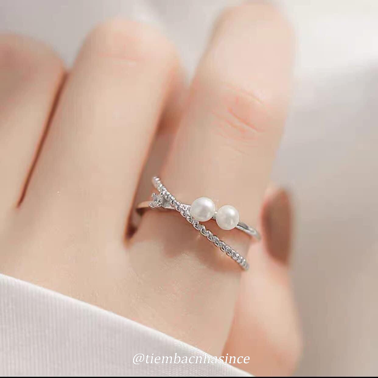 Nhẫn bạc nữ hình chữ X đính ngọc lấp lánh