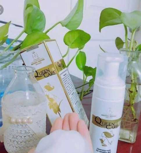 Bọt Vệ sinh vùng kín Queen .care