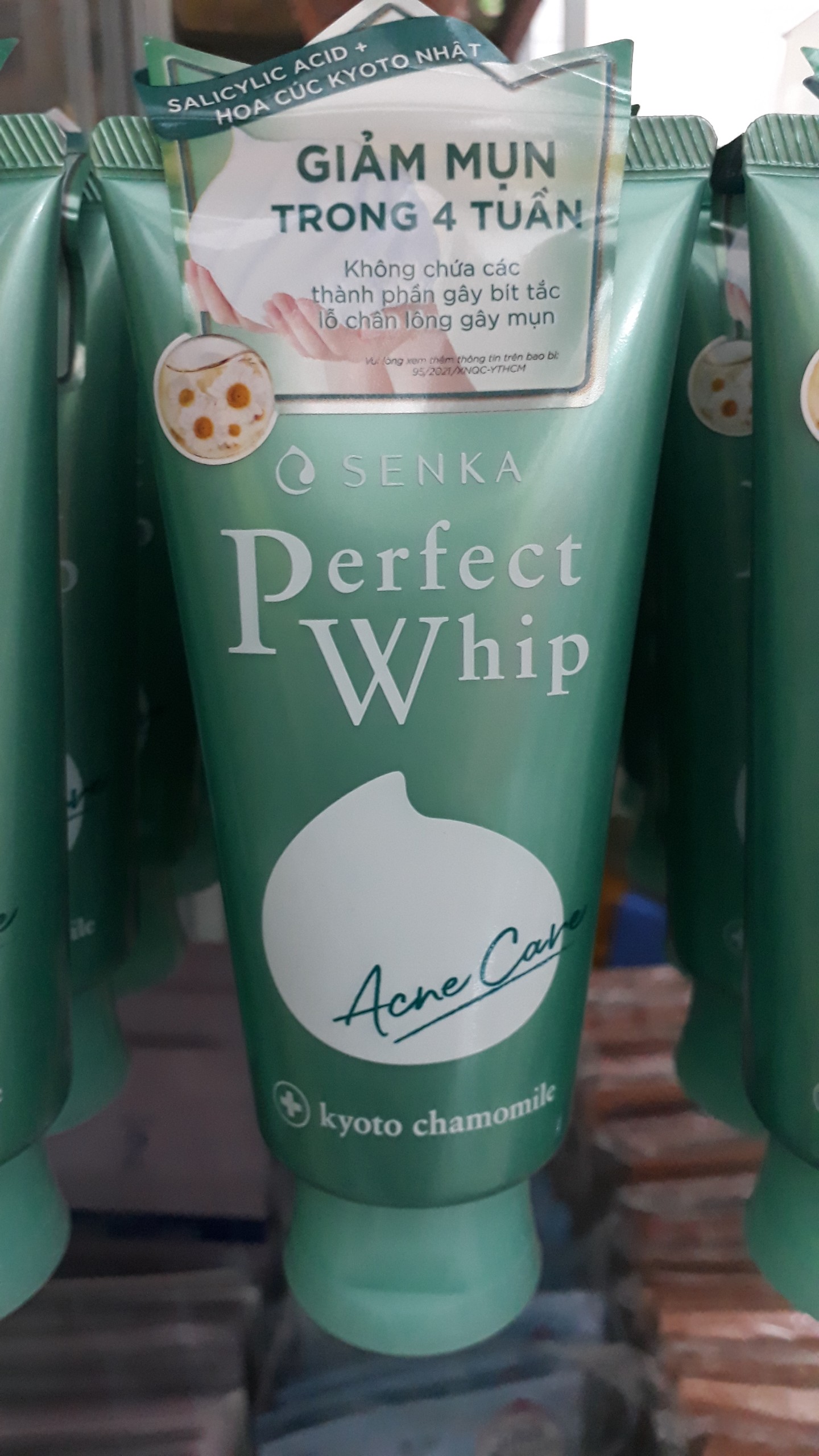 Sữa Rửa Mặt Senka Perfect Whip Acnes Care Dành Cho Da Mụn