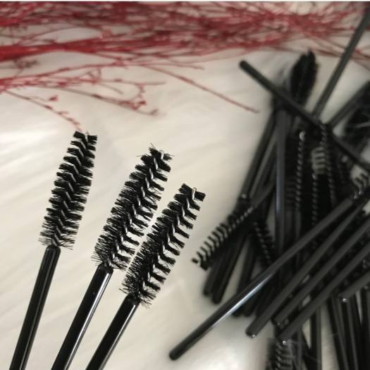 1 bịch 50 cây chổi (cọ ) chải mi