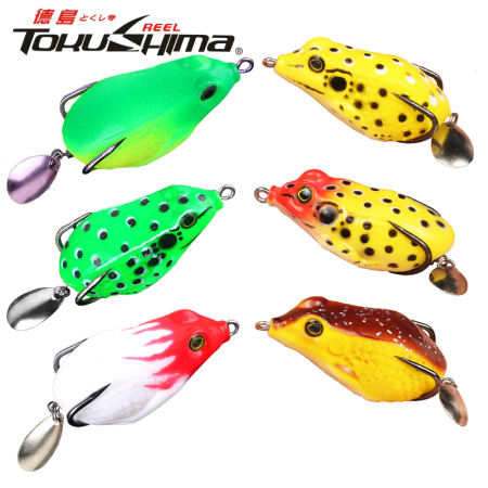 Floating Frog Lures with Double Hooks by Tokushima