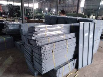 Mâm sắt V lỗ mâm để hàng hoá cửa hàng kinh doanh, siêu thị, để đồ trong gia đình công