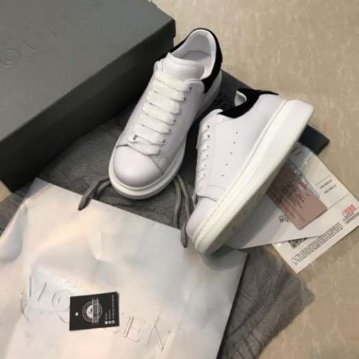 ✲✢⊕  Giày Alexander Mcqueen ✅phun box bill✅ Giày thể thao trắng  MCQ gót đen nam nữ hàng cao cấp